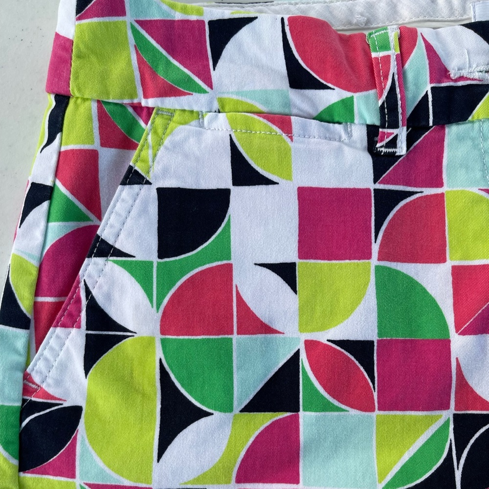 Crown & Ivy Geometric Print Shorts Size 8 - Picture 2 of 9